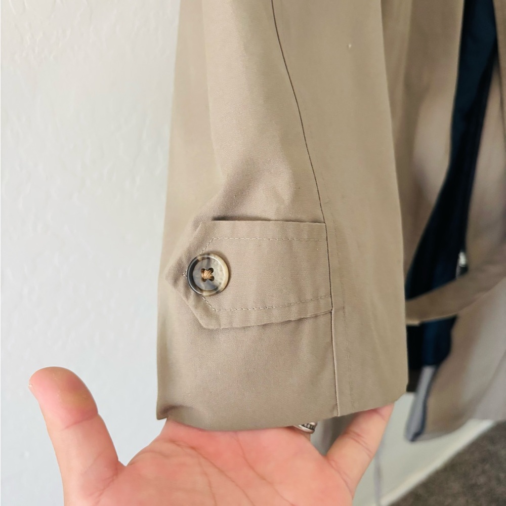 Christian Dior Tan Trench Coat 🧥 - Picture 7 of 13